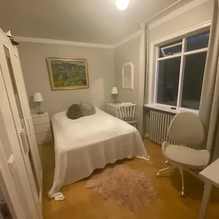 Casa Disa - Dreams, A Boutique In City's Park And Botanical Garden In Laugardalur, Hot-spring-valley Alloggio in famiglia Reykjavík