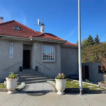 Casa Disa - Dreams, A Boutique In City's Park And Botanical Garden In Laugardalur, Hot-spring-valley Reykjavík