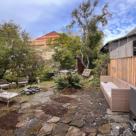 ホームステイ Casa Disa - Dreams, A Boutique In City's Park And Botanical Garden In Laugardalur, Hot-spring-valley レイキャヴィーク